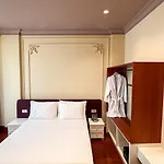 Vater מלון שקודר